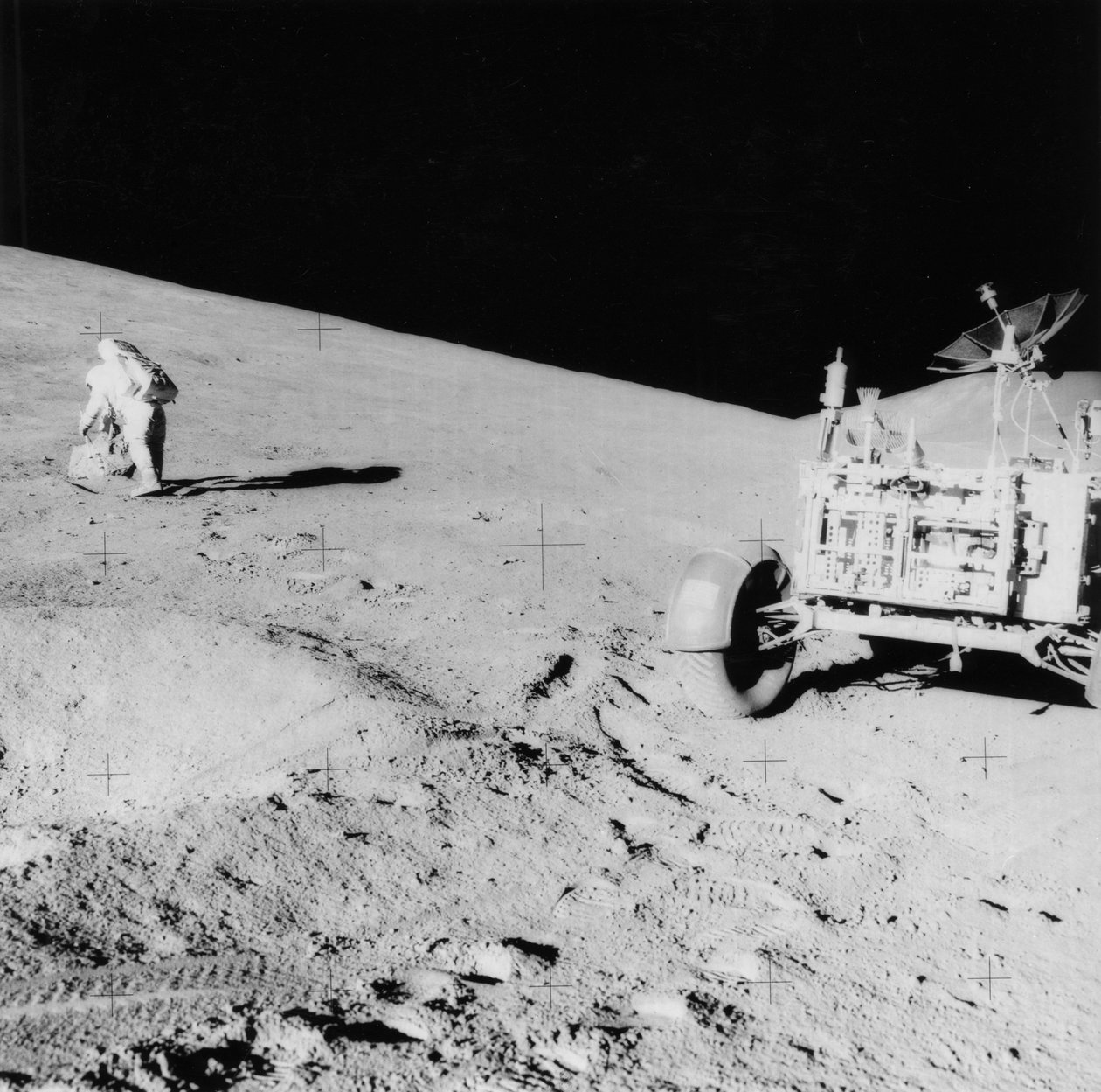 Astronaut David Scott am Hang des Hadley Delta während Apollo 15, 1971 von NASA Images