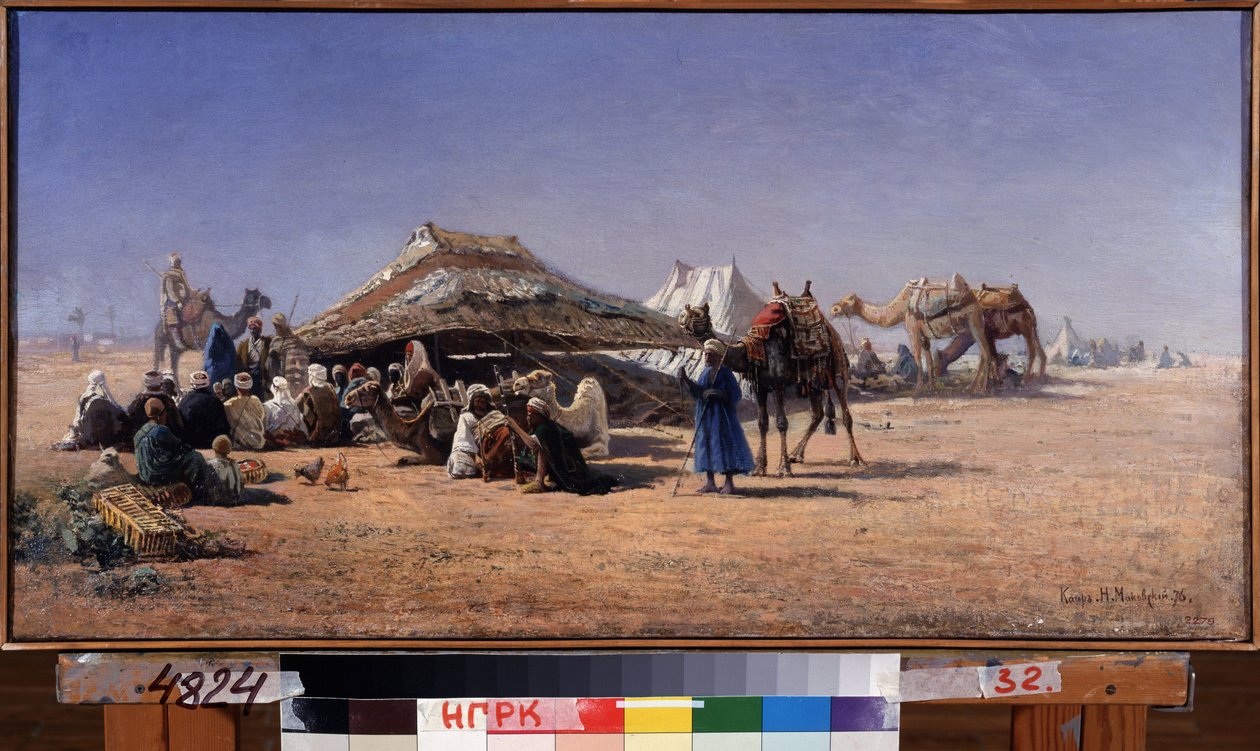 Kairo. Szene eines Karawanenlagers in der Wüste, die Stadt im Hintergrund von Nikolai Yegorovich Makovsky