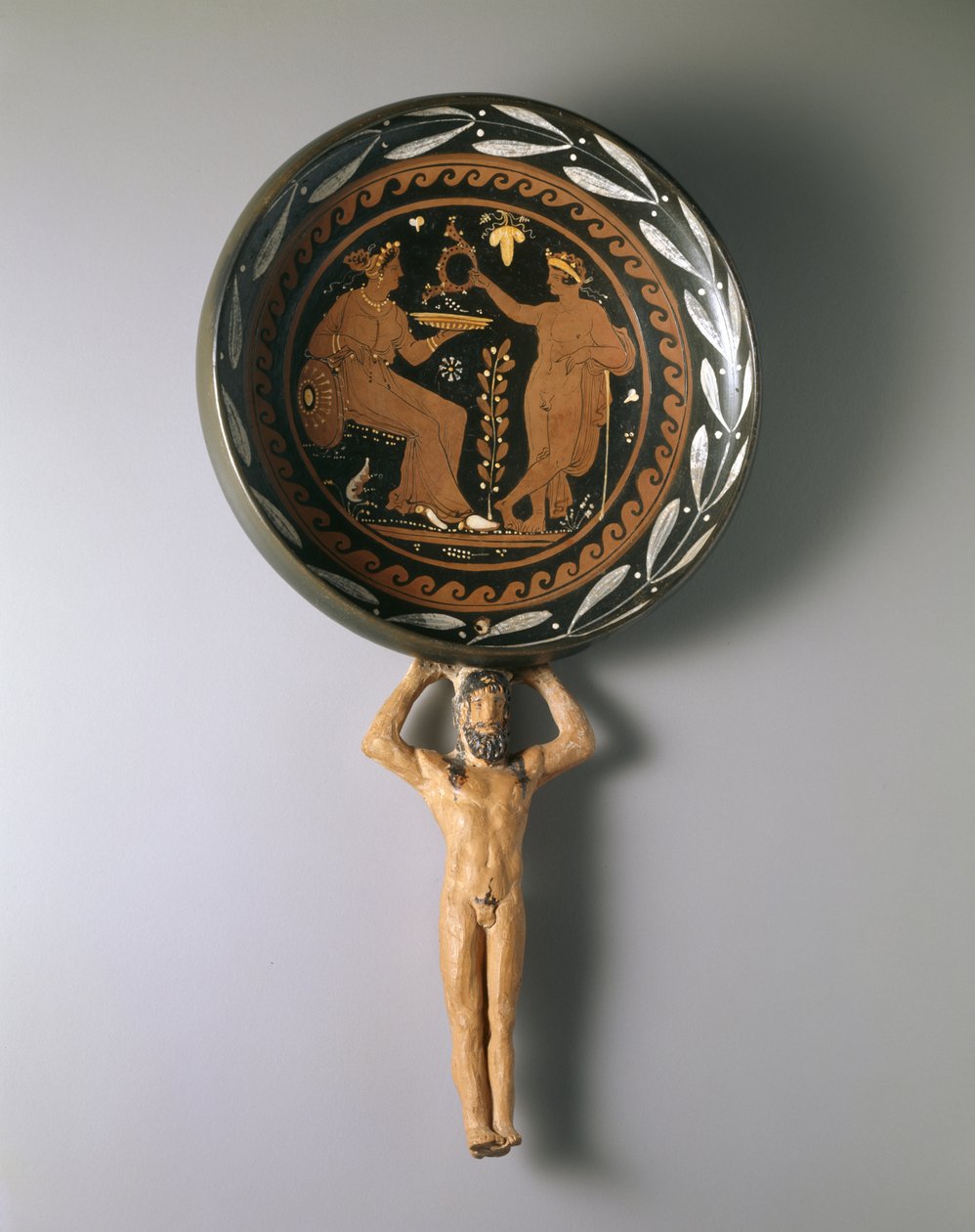 Rotfigurige Patera mit Atlasgriff, letztes Drittel des 4. Jahrhunderts v. Chr. von Painter of Louvre