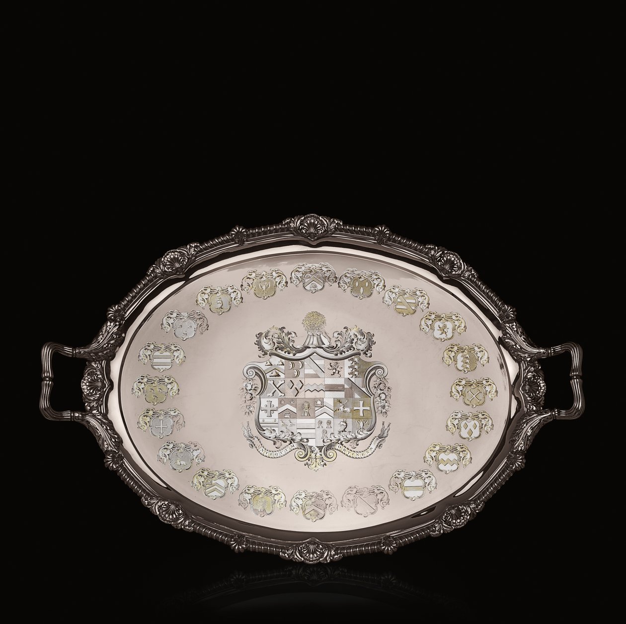 George III Teetablett mit heraldischer Gravur von Paul Storr