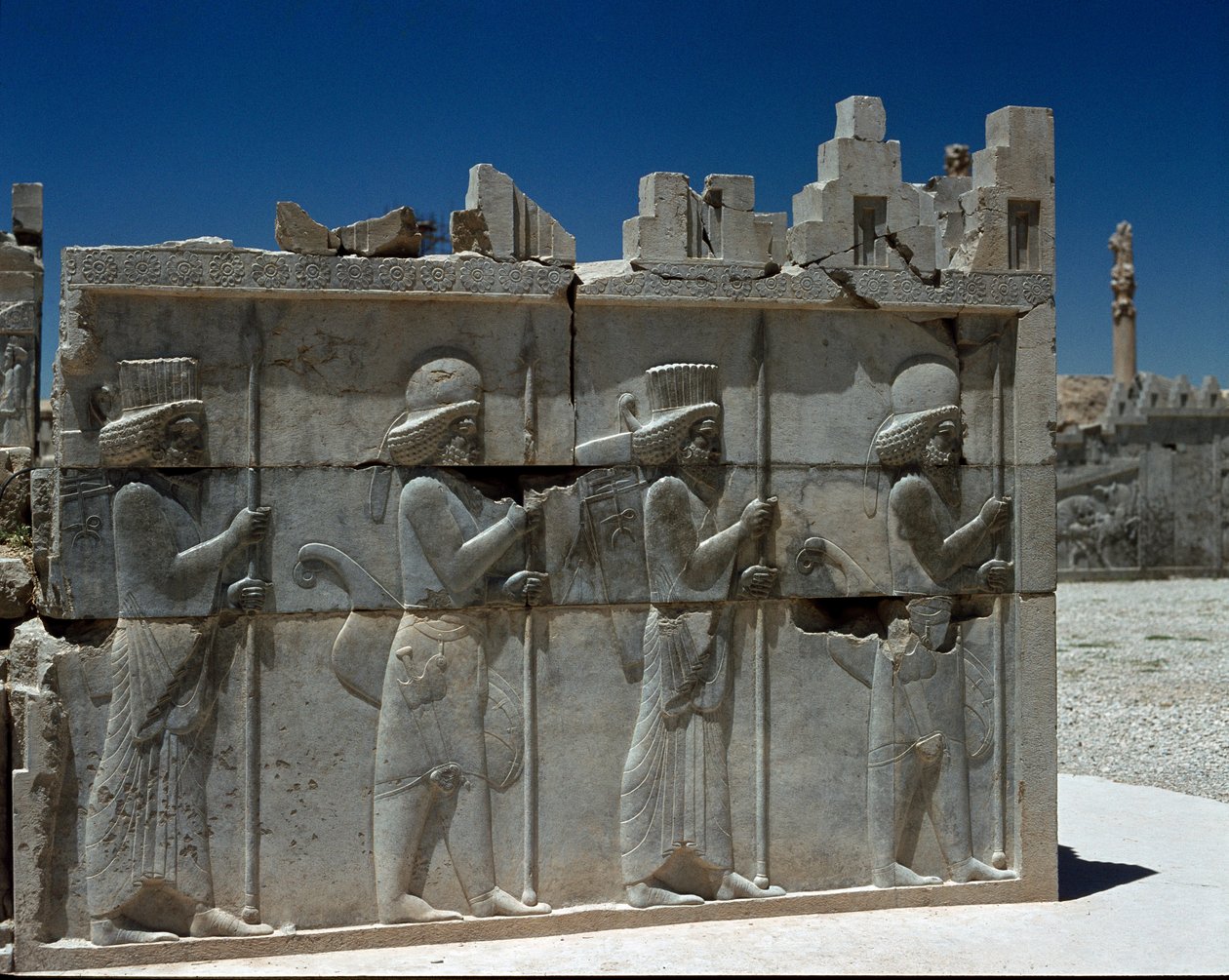 Mederwachen. Reliefs der östlichen Treppe der Apadana, 6. Jahrhundert v. Chr. von Persian School