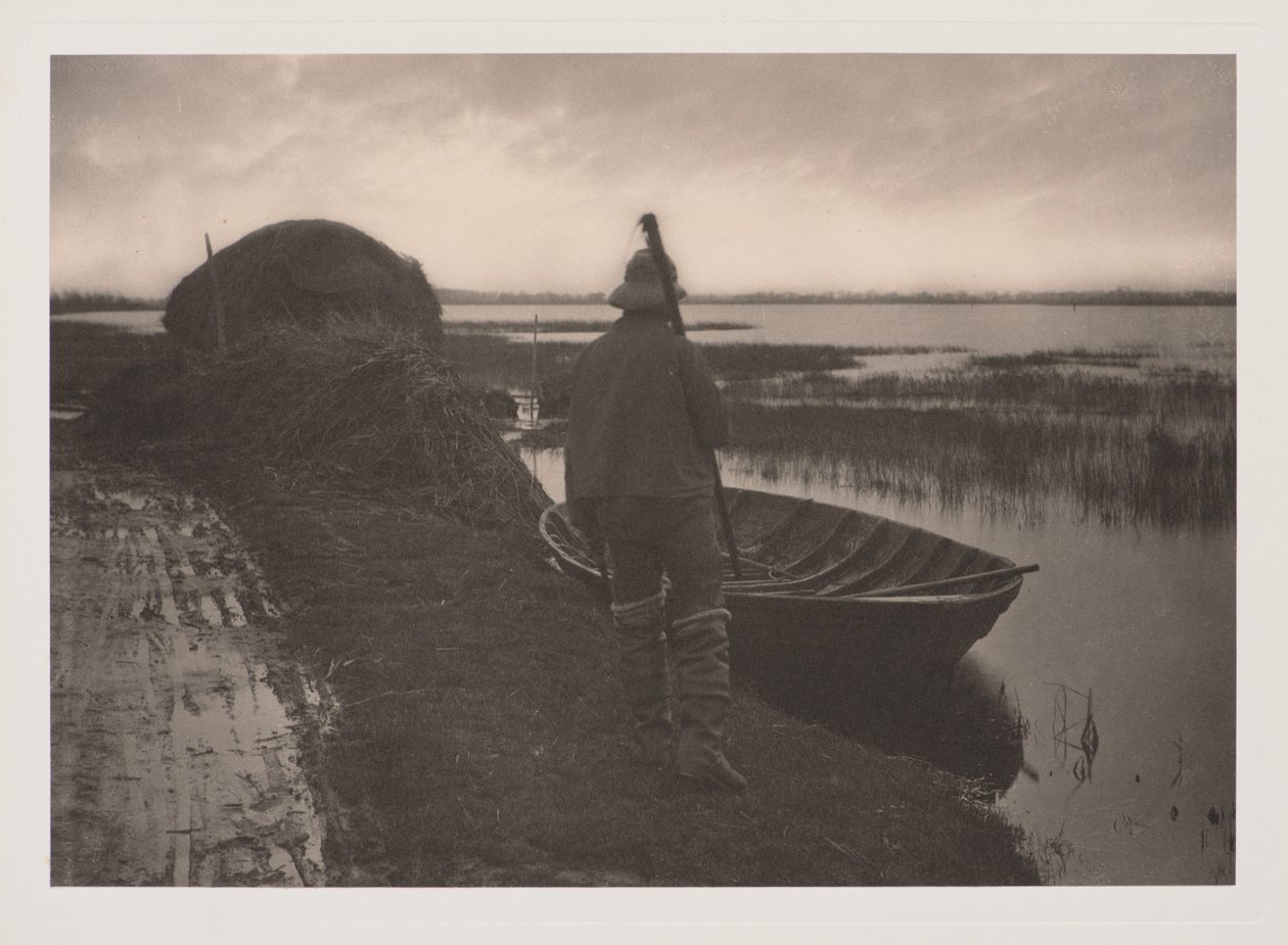 Marschlandarbeiter auf dem Weg zum Schneiden von Schilfmaterial, aus Leben und Landschaft in den Norfolk Broads von Peter Henry Emerson