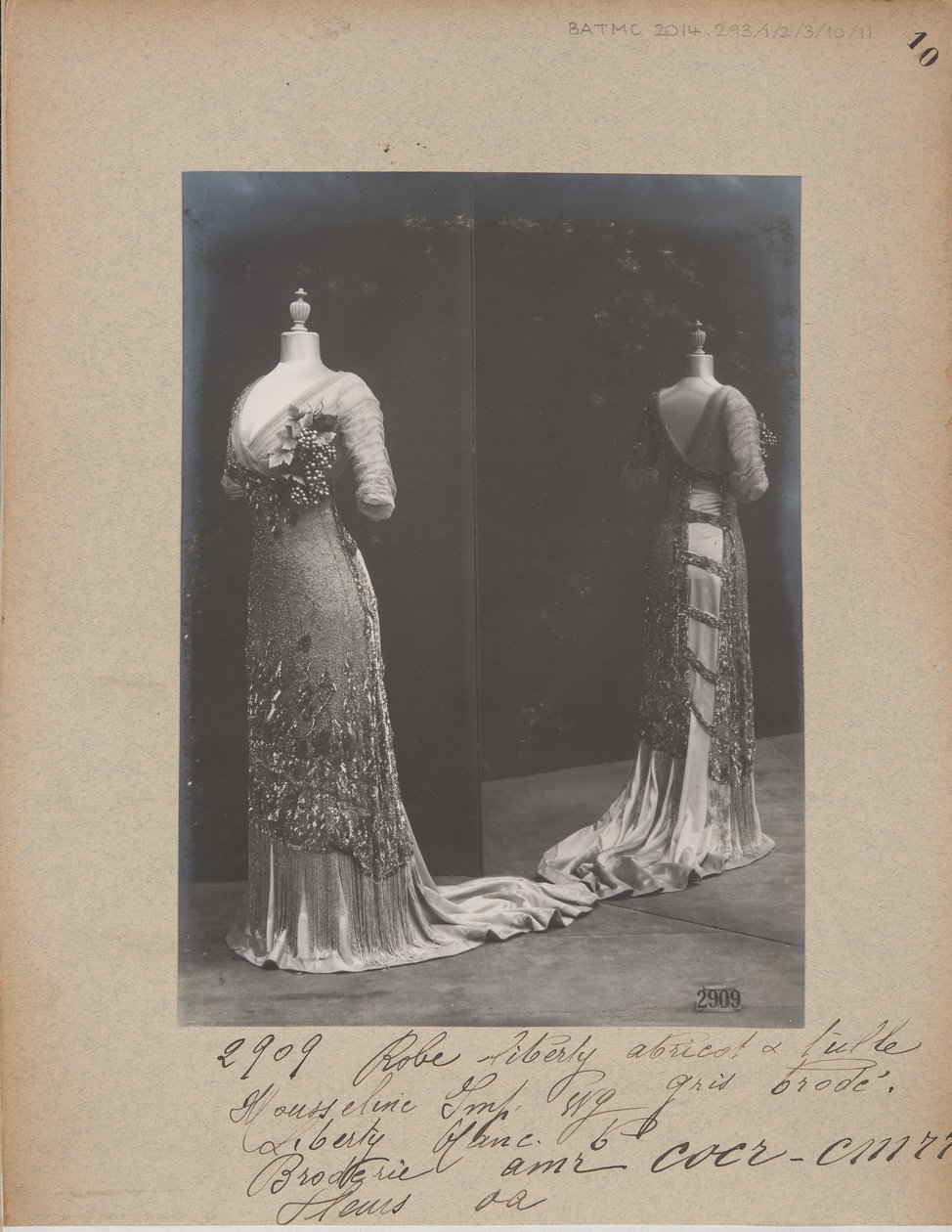 Albumseite: House of Worth, Ballkleid von Photographer French