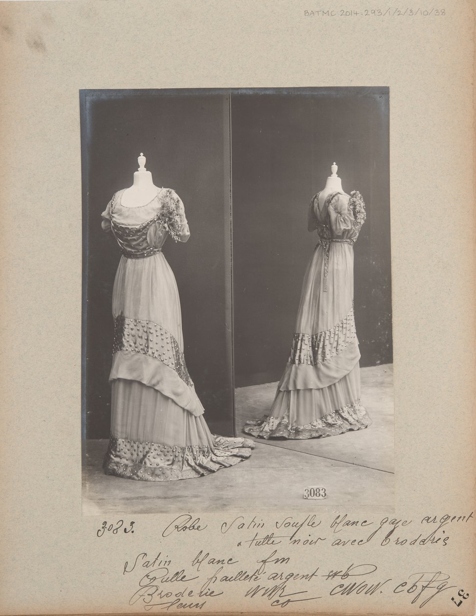 Albumseite: House of Worth, Ballkleid von Photographer French