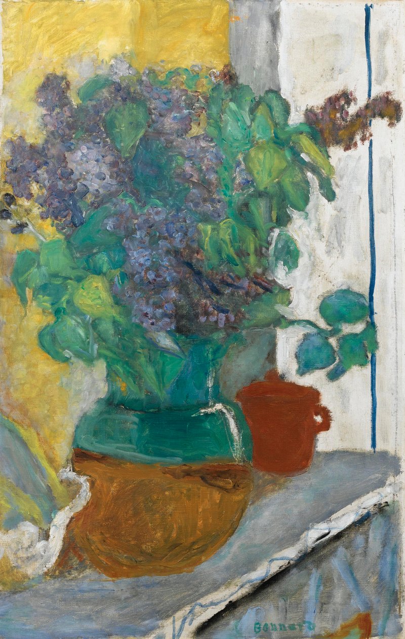 Flieder in einem gelben und grünen Tonvase von Pierre Bonnard