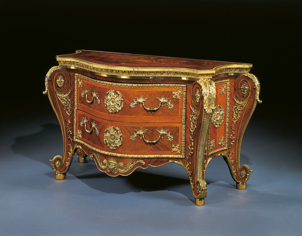 George III Bombe-Kommode, ca. 1760-65 von Pierre Langlois