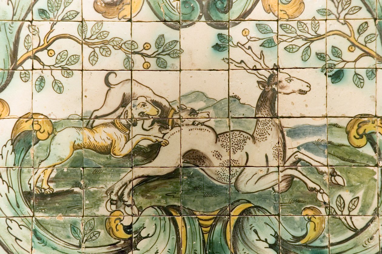 Majolika-Fliesen, die Hunde zeigen, die ein Reh jagen, aus dem Jagdzimmer im Palacio da Praia, Belem, ca. 1680 von Portuguese School