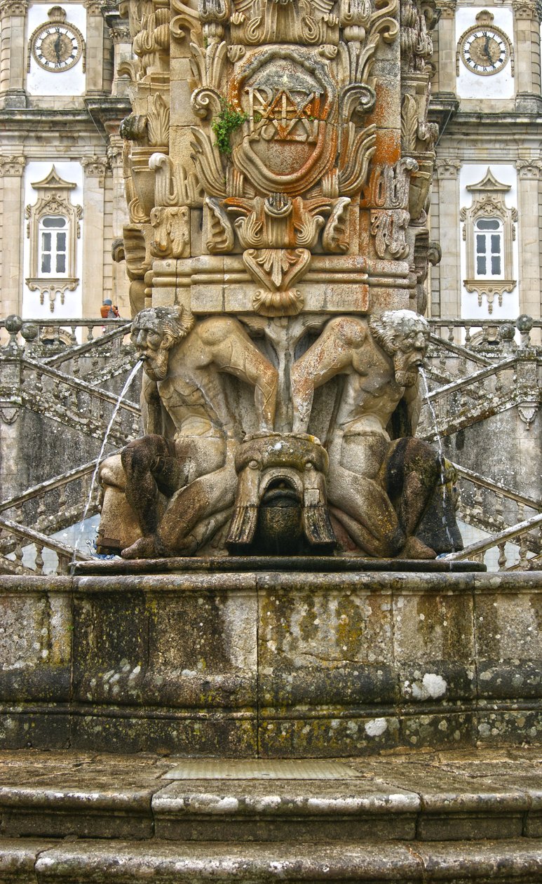Mythische Atlanten am Sockel eines Obelisken, Lamego, Portugal. 1738 von Portuguese School