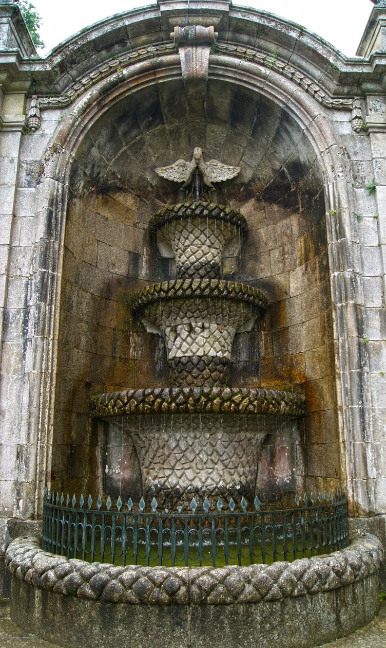 Pelikanbrunnen, Santuário de Nossa Senhora dos Remédios, Lamego, Portugal 1738 von Portuguese School