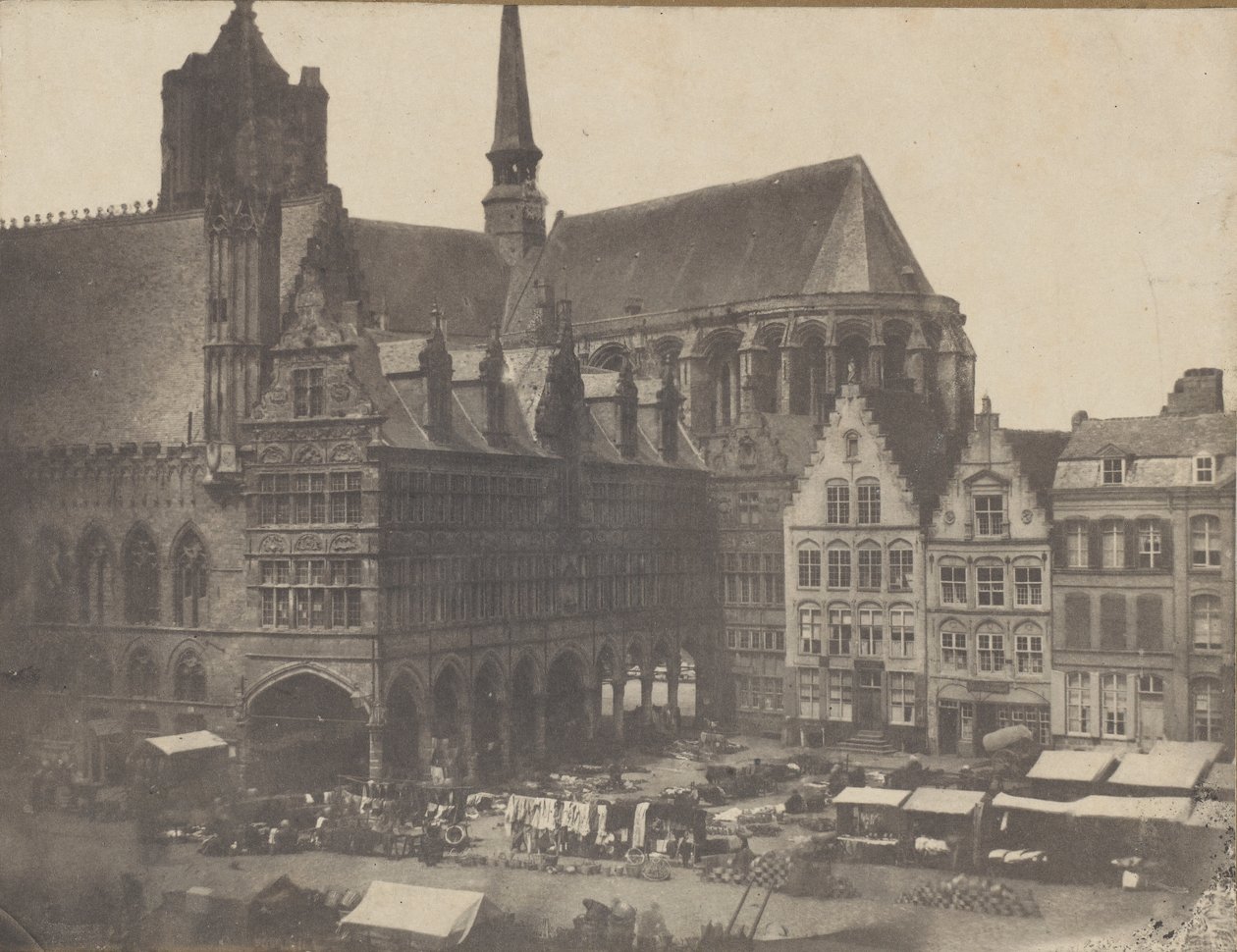 Marktplatz in Ypern, ca. 1851 von Possibly by Louis Désiré Blanquart évrard.