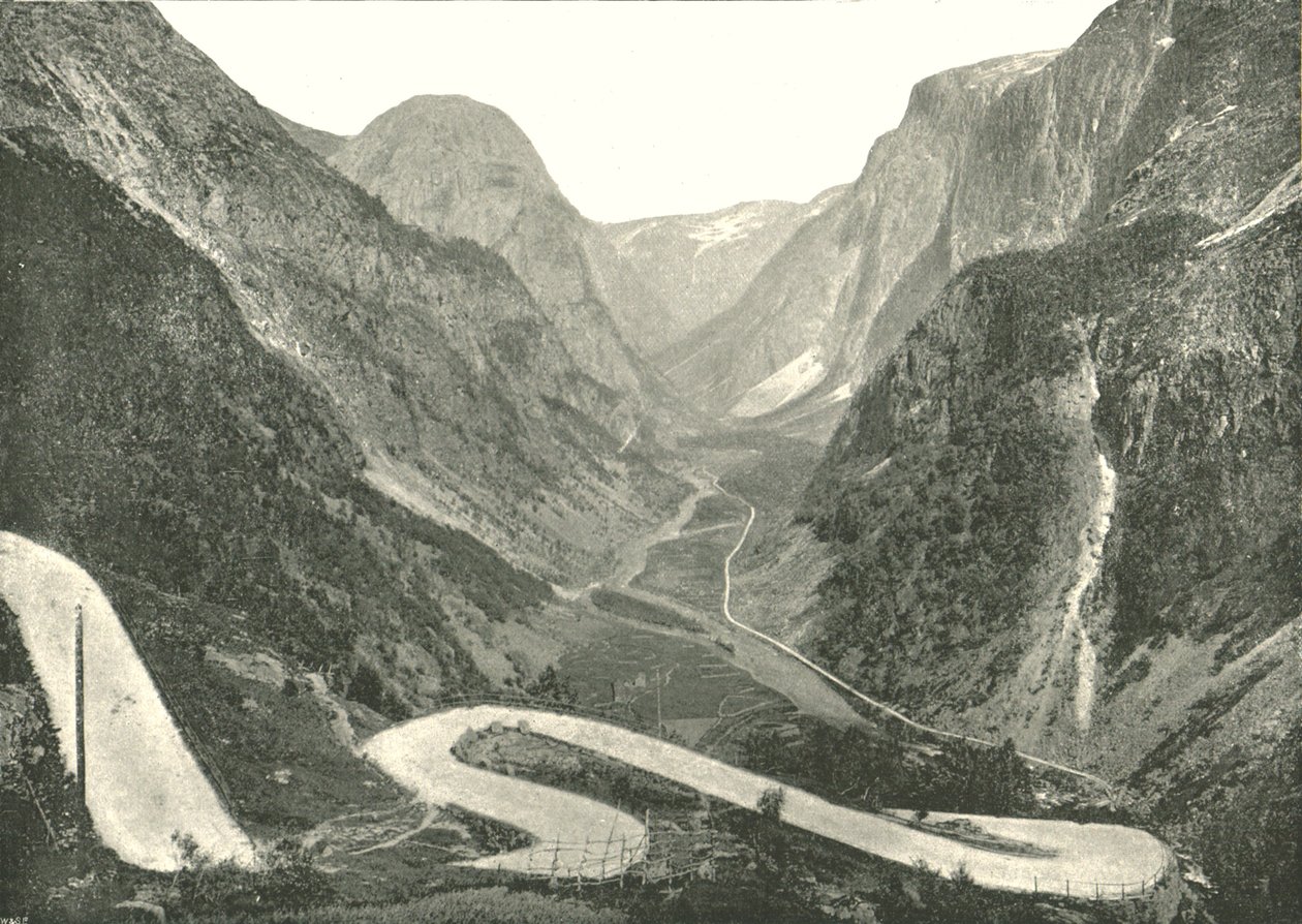 Die Zickzackstraße und Wasserfälle, Stalheim, Norwegen von Poulton and Co