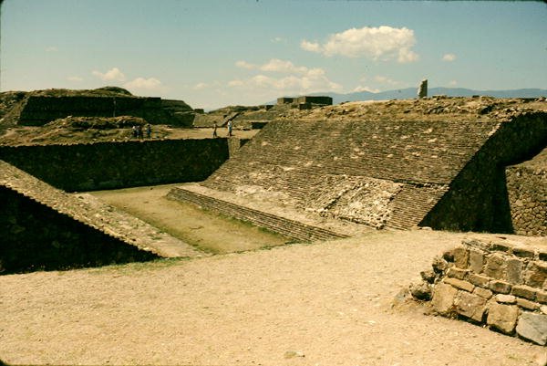 Ansicht des Ballspielplatzes von Pre-Columbian Pre-Columbian