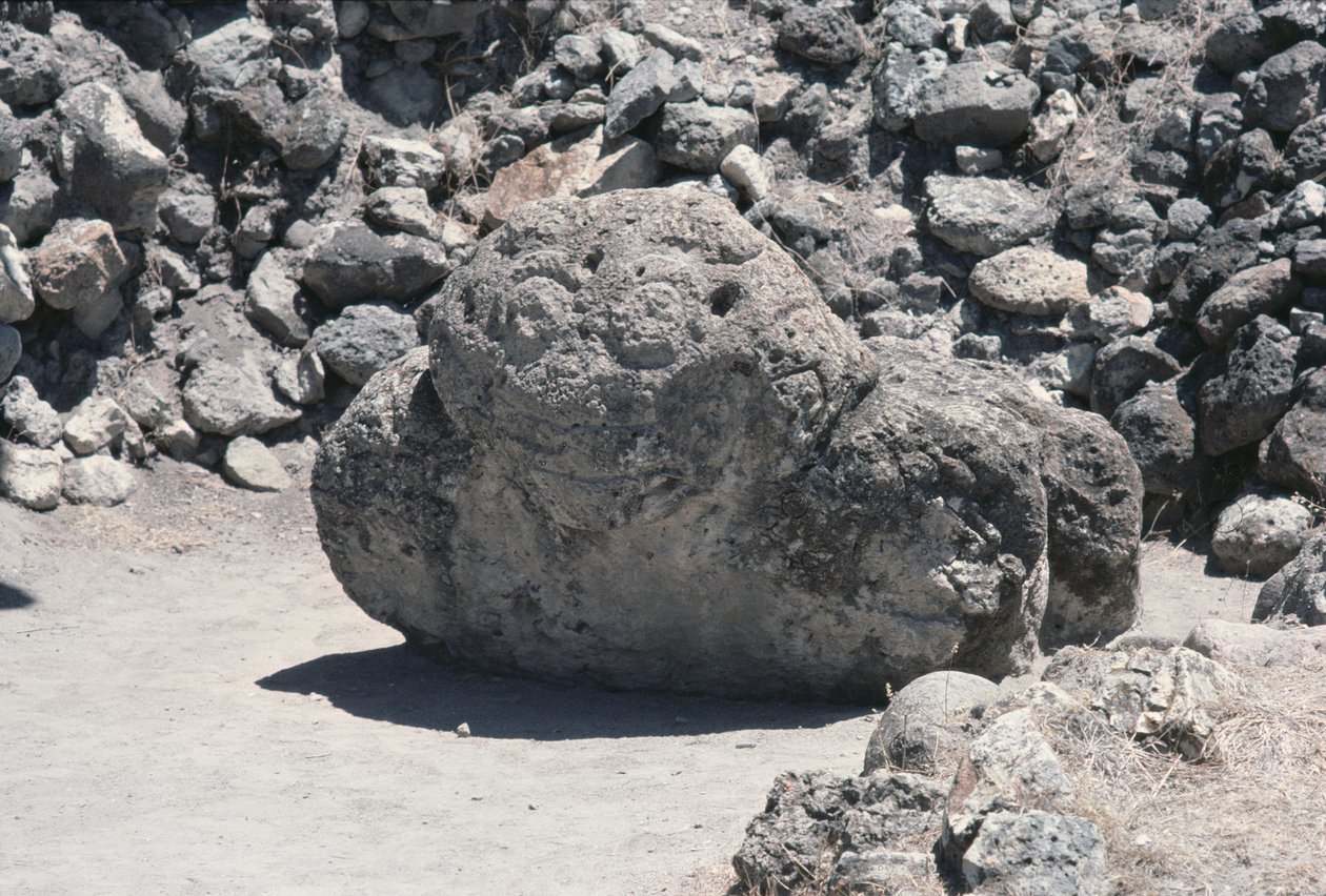 Steinschnitzerei eines Gesichts, Spätklassische Periode von Pre Columbian