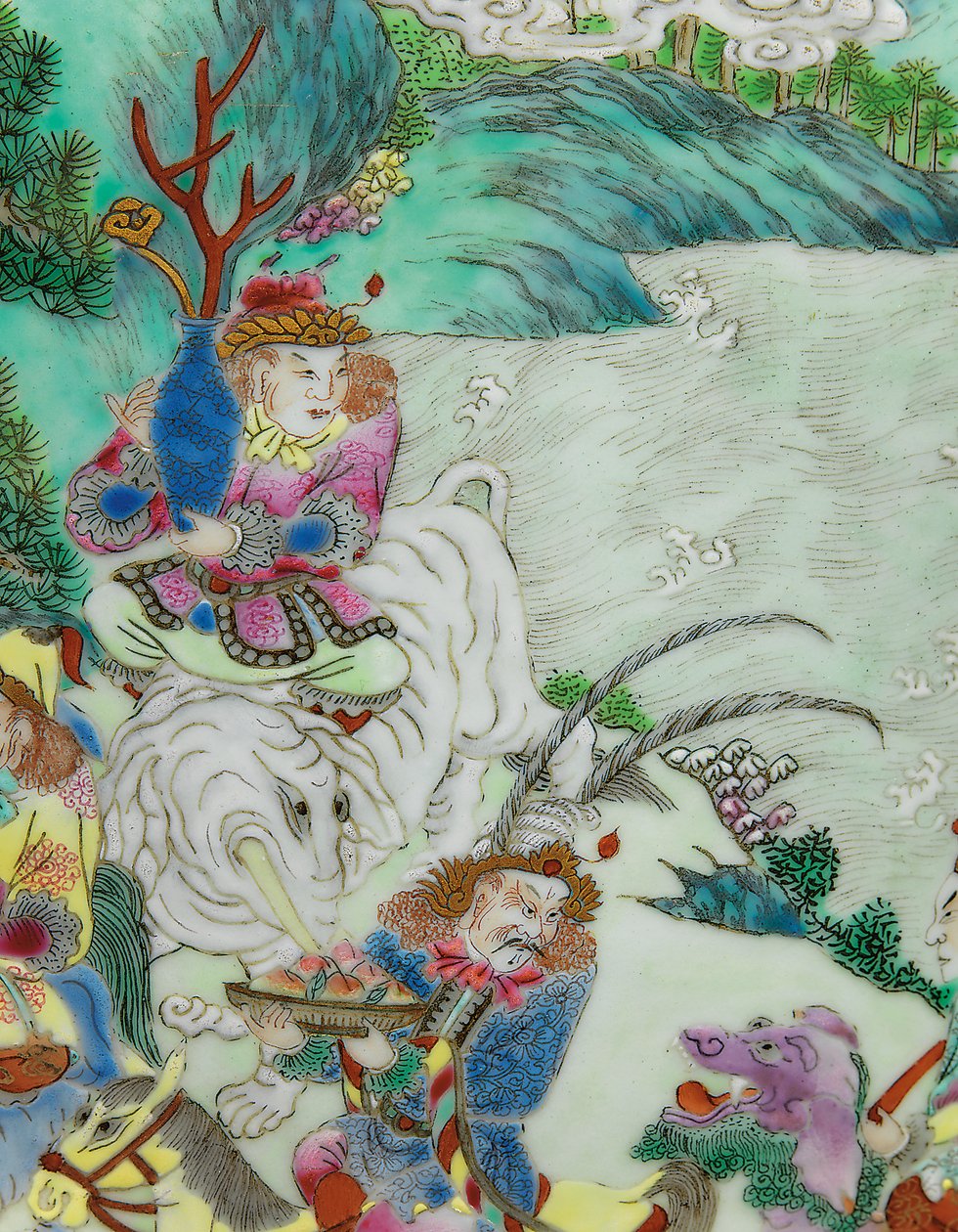 Detail von einem Paar kaiserlicher Famille-Rose-Vasen von Qing Dynasty   Jiaqing Period Chinese School