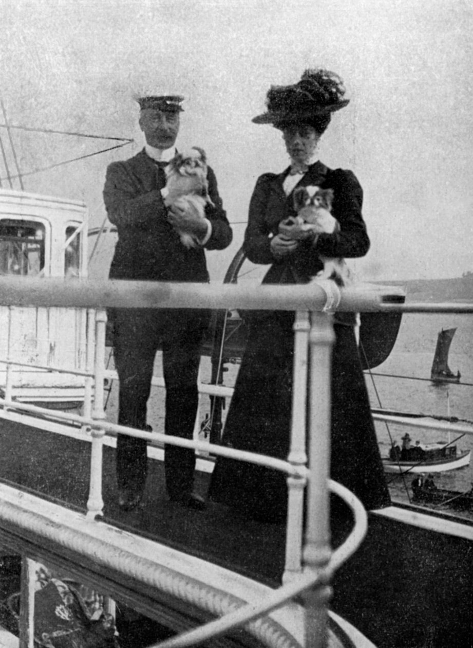 Prinzessin Victoria mit den Hunden der Königin von Queen Alexandra