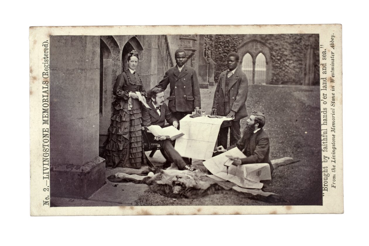 Tom und Agnes Livingstone, Abdullah Susi, James Chuma und Horace Waller, Newstead Abbey, England von R. and Son Allen