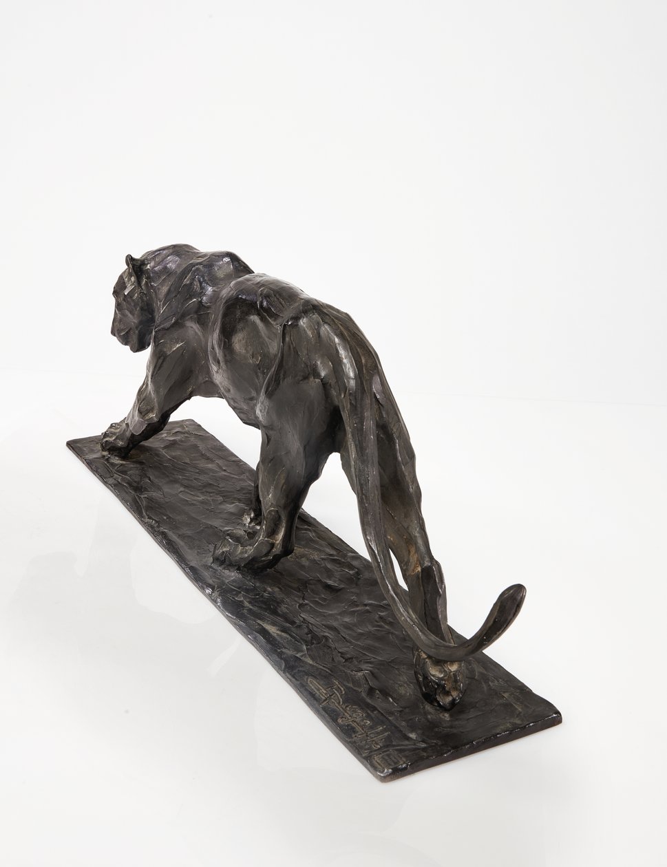Panther im Gehen, Hinterbein erhoben von Rembrandt Bugatti