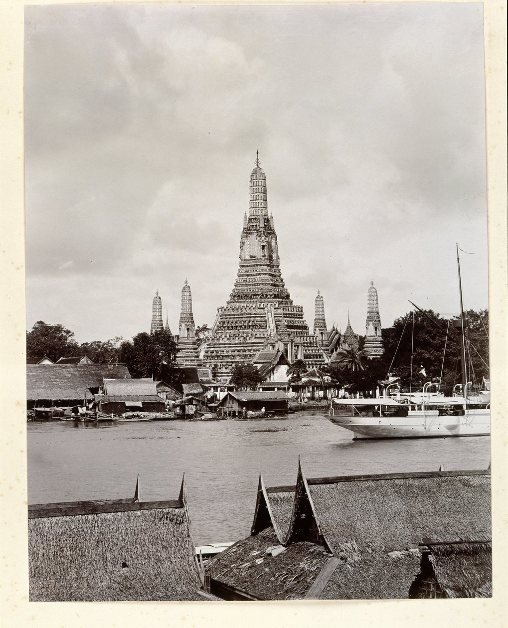 Wat Arun mit Chao Phraya Fluss, 1890 von Robert Lenz