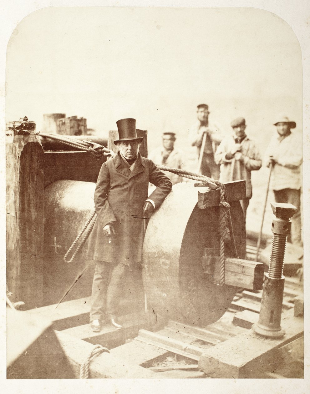 Porträt eines Gentlemans auf der Baustelle von Robert Howlett