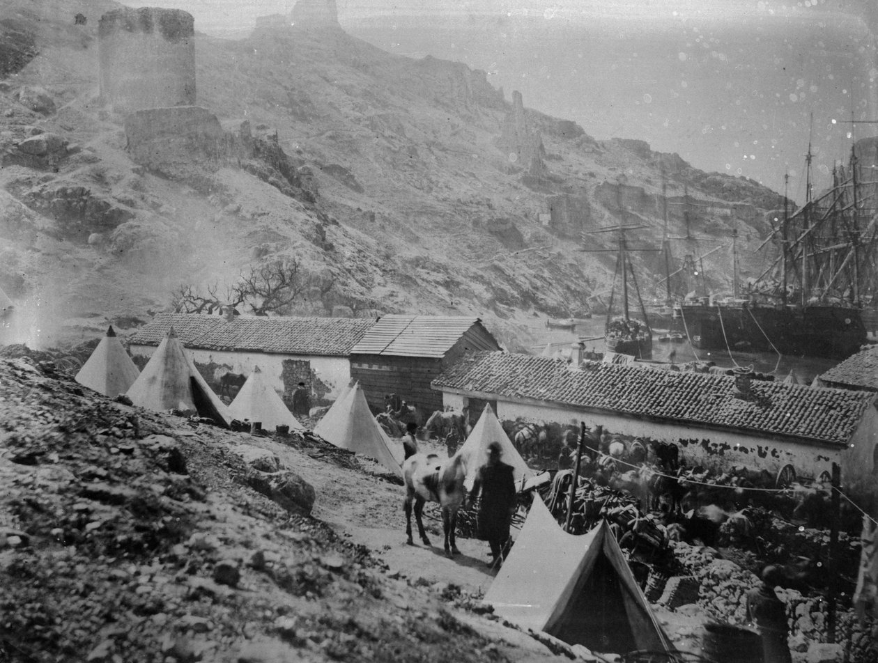 Der Hafen von Balaklawa während des Krimkrieges, ca. 1855 von Roger Fenton