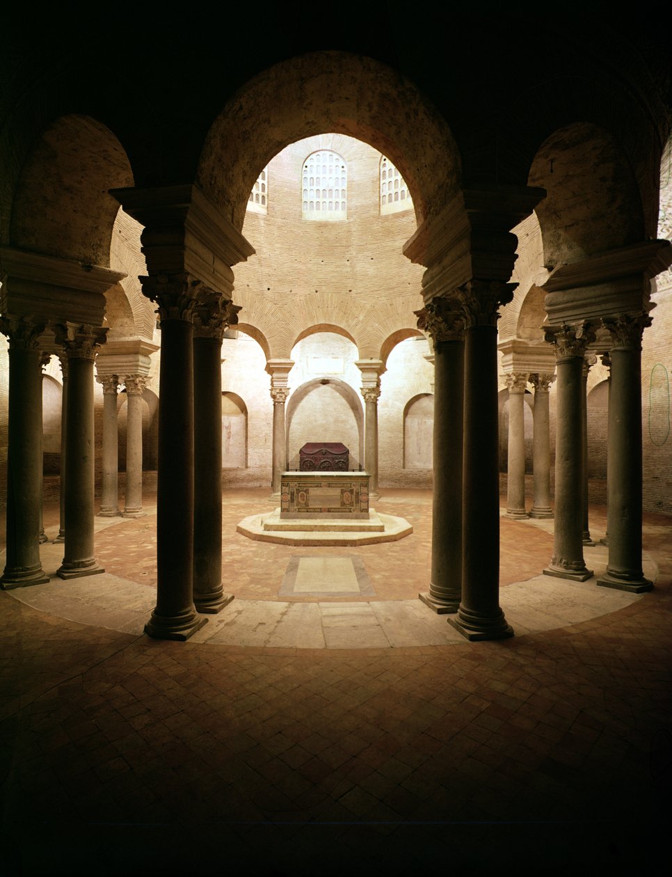 Santa Costanza, gebaut von Constantia vor 354 n. Chr. von Roman