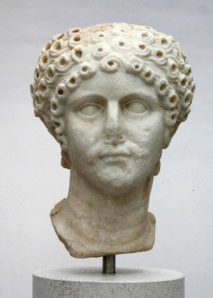 Kopf einer Frau, möglicherweise Agrippina Minor, ca. 50 n. Chr. von Roman
