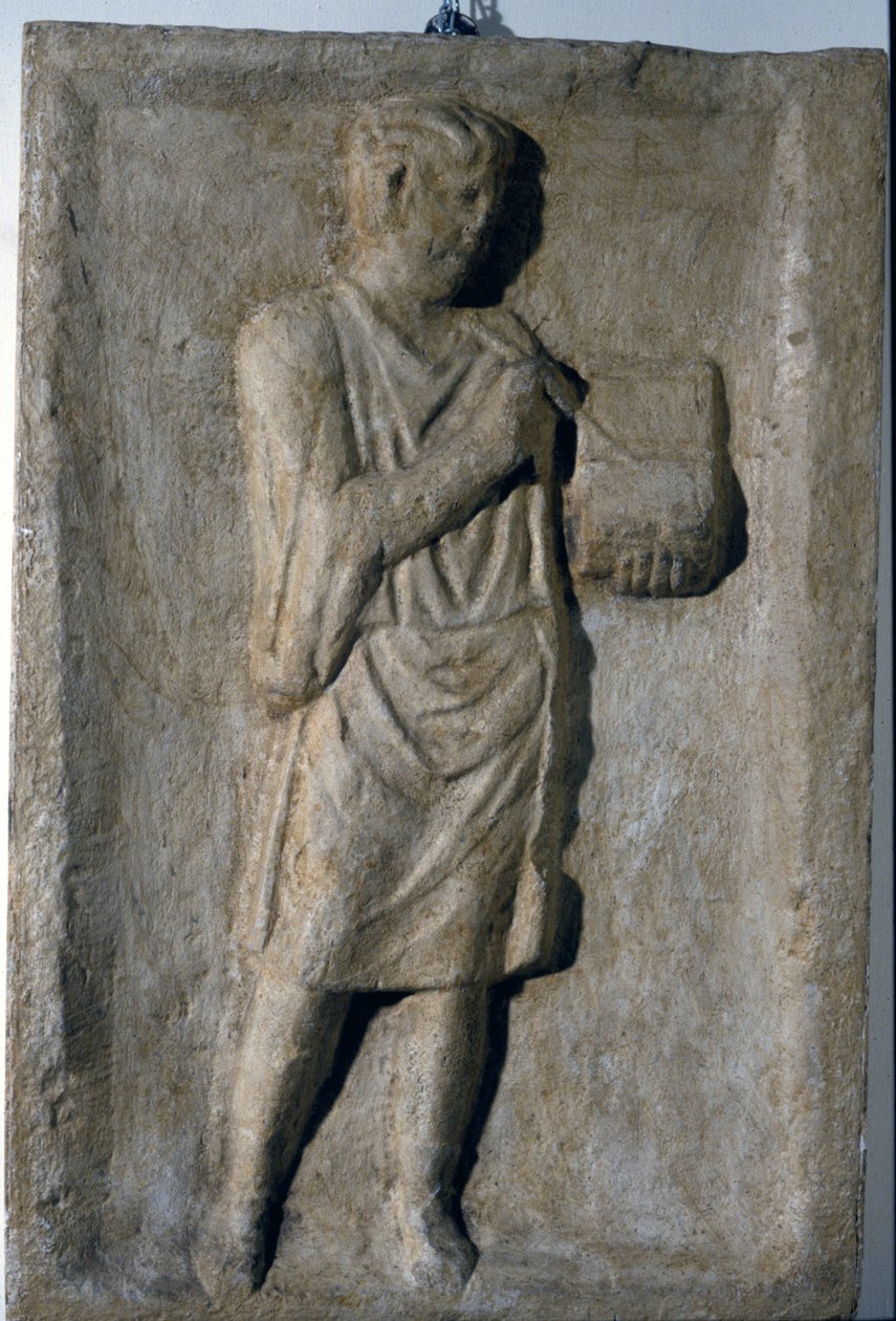 Niedriges römisches Relief aus dem 3. Jahrhundert n. Chr. Ein Schriftsteller von Roman