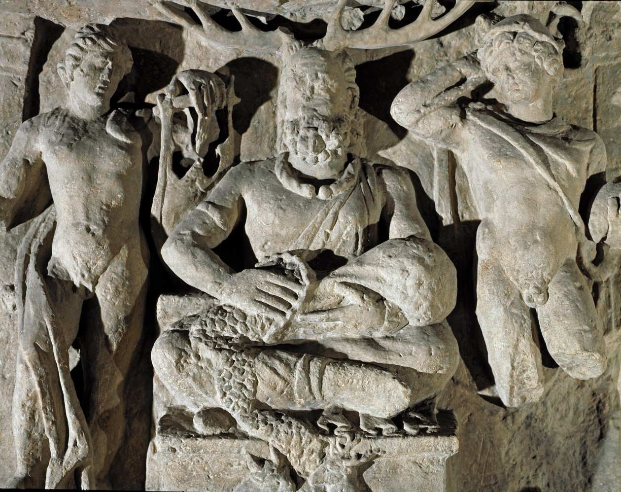 Römische Kunst: Der gallische Gott keltischen Ursprungs Cernunnos (oder Kernunnos) dargestellt zwischen Apollo und Merkur. Aus Reims. 1. Jahrhundert n. Chr. Rom, Museo della Civilta Romana von Roman