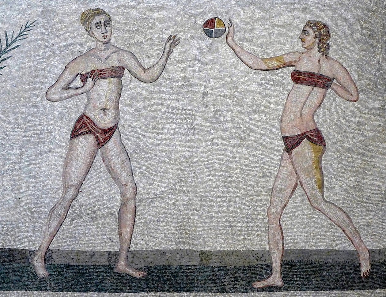 Junge Frauen im Bikini, Villa Romana del Casale, Sizilien, 315-350 n. Chr. (Mosaik) von Roman