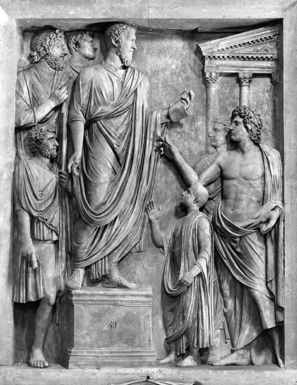 Marcus Aurelius (121-180 n. Chr.) hält eine Rede auf dem Forum, oder Hadrian (76-138 n. Chr.) hält eine Trauerrede für Sabine, wahrscheinlich 3. oder 4. Jahrhundert n. Chr. (Marmor) von Roman Roman
