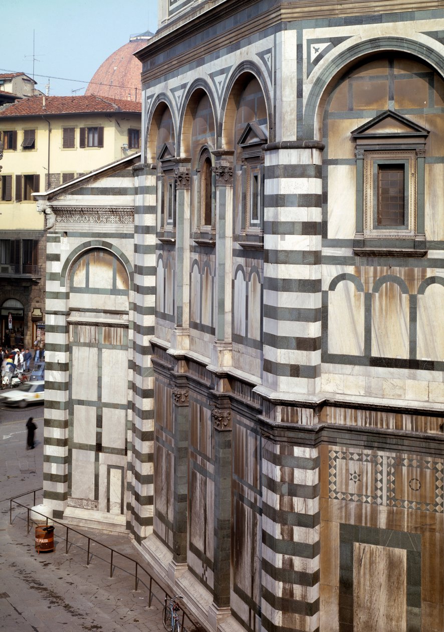 Außenansicht des Baptisteriums St. Johannes der Täufer (Florentiner Baptisterium) von Romanesque
