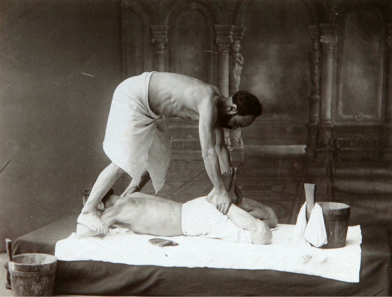 Das orientalische Bad. Massage. Albumin Foto von Dmitri Ivanovich Yermakov (1845-1916) von Russian Photographer