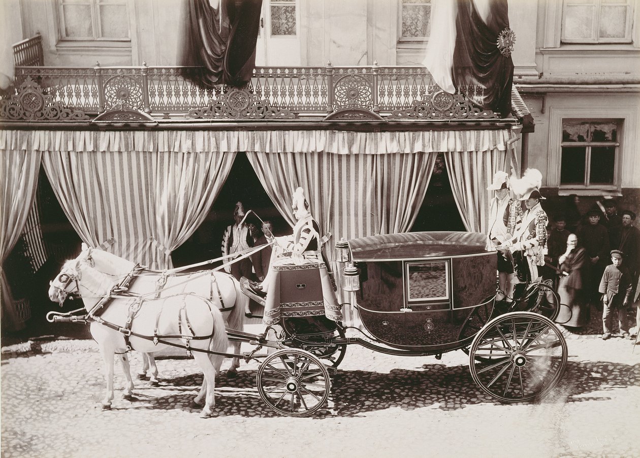 Kutsche bei der Hochzeit von Zar Nikolaus II. (1868-1918) mit Prinzessin Alexandra von Hessen (1872-1918), ca. 1896 von Russian School
