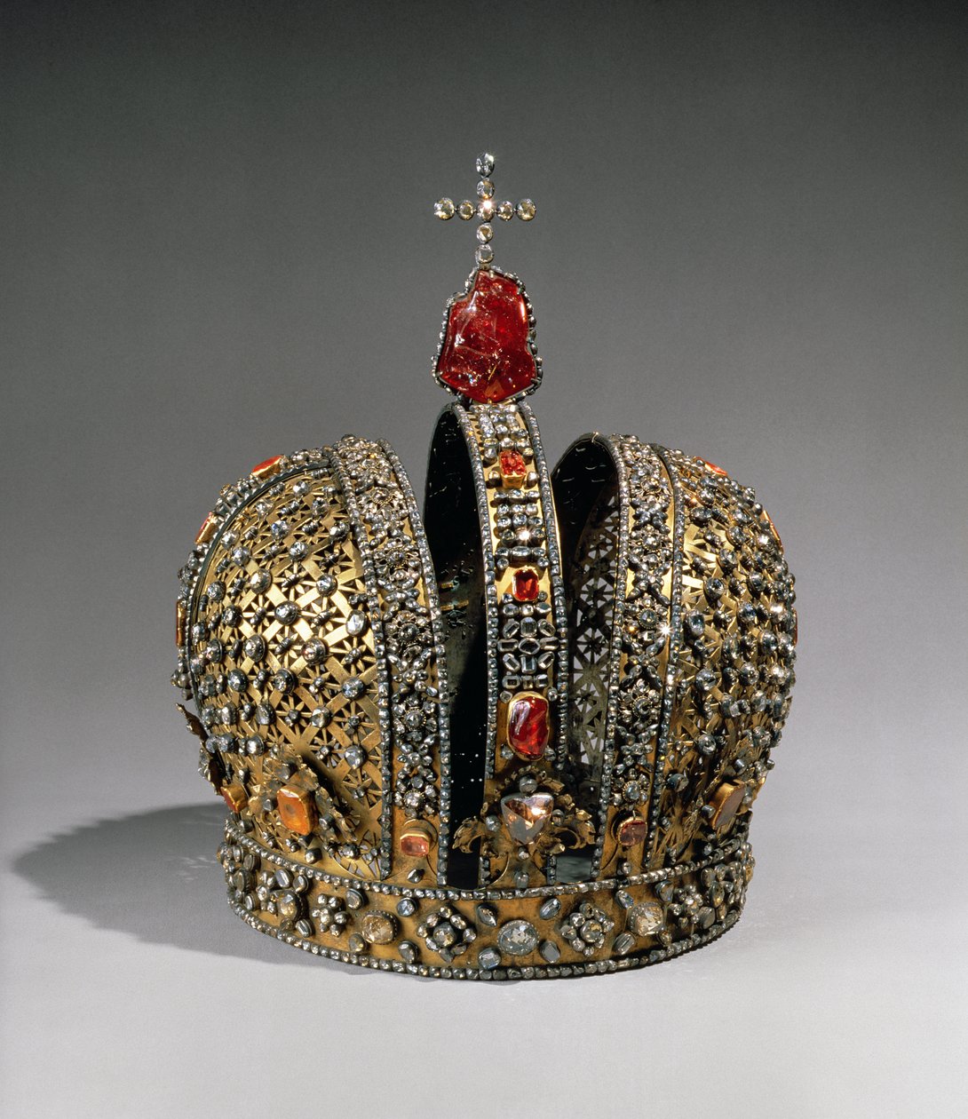Krone der Kaiserin Anna Ioannovna, St. Petersburg, 1730 (Silber, Gold & Edelsteine) von Russian School