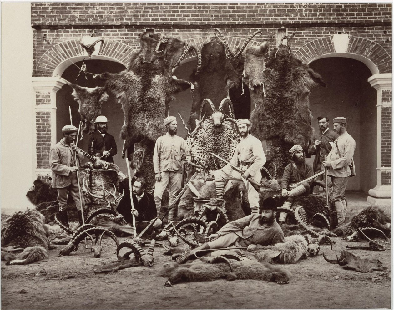 Jäger und Trophäen, Indien von Samuel Bourne