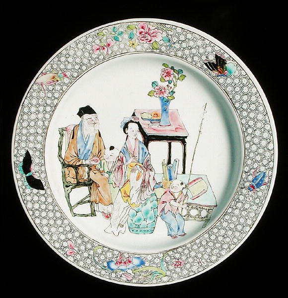 Ein Famille-Rose-Eierschalenteller, ca. 1730 von School Chinese