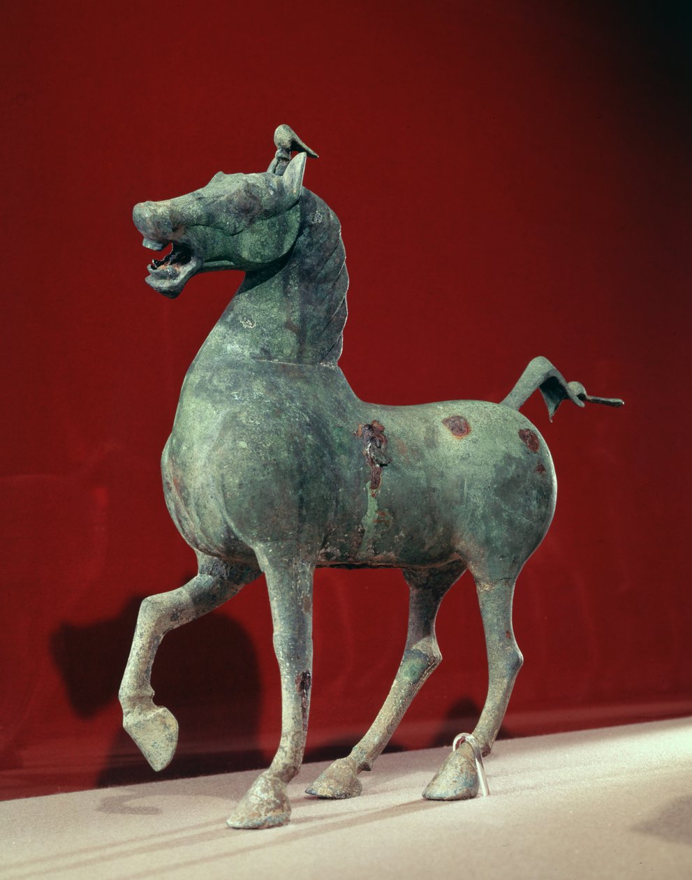 Pferd, aus Wu-wei, Kansu, Östliche Han-Dynastie (Bronze) von School Chinese
