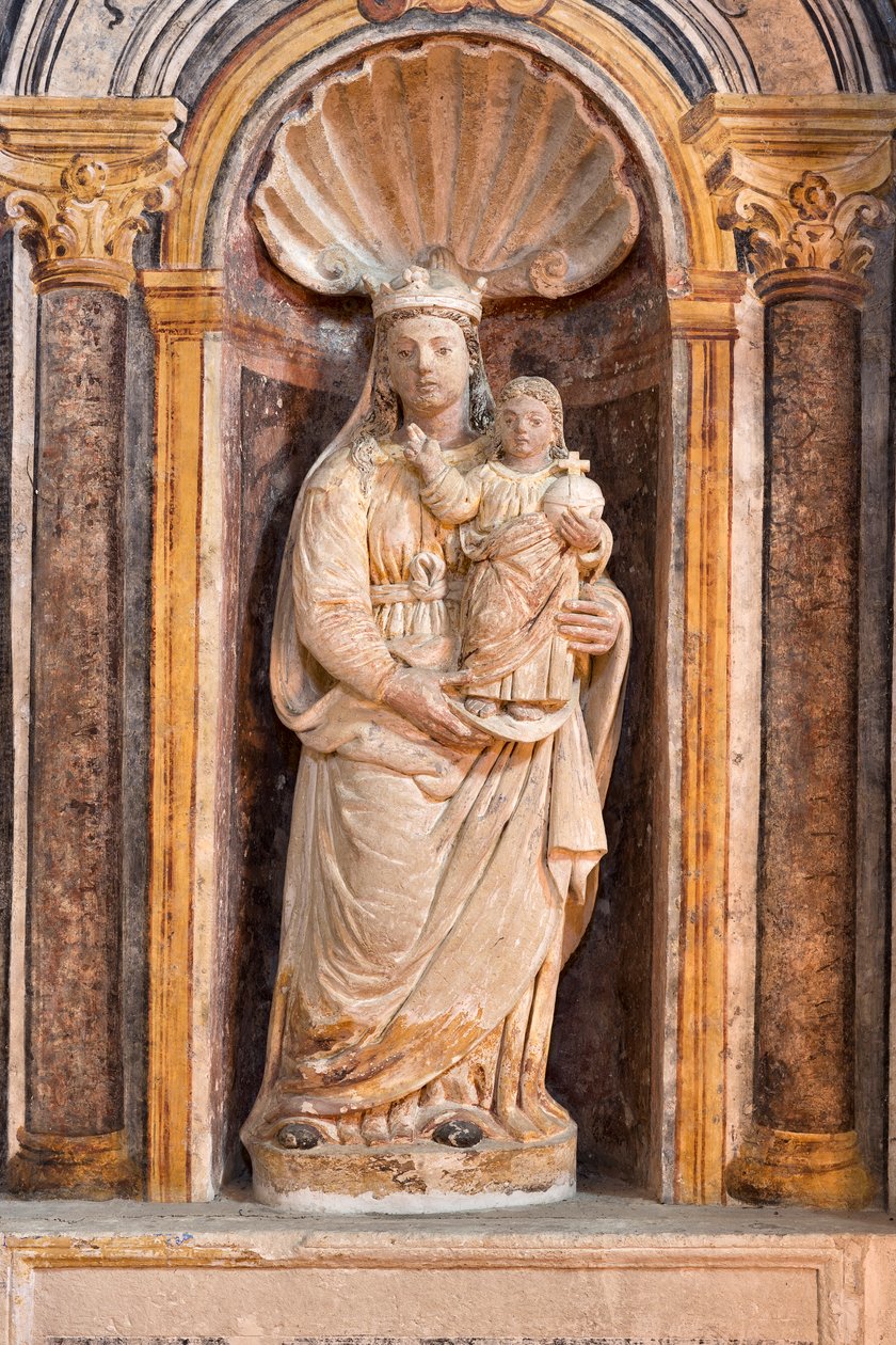 Madonna und Kind Statue in der Kirche Santa Maria della Palomba, Matera, Italien von School Italian