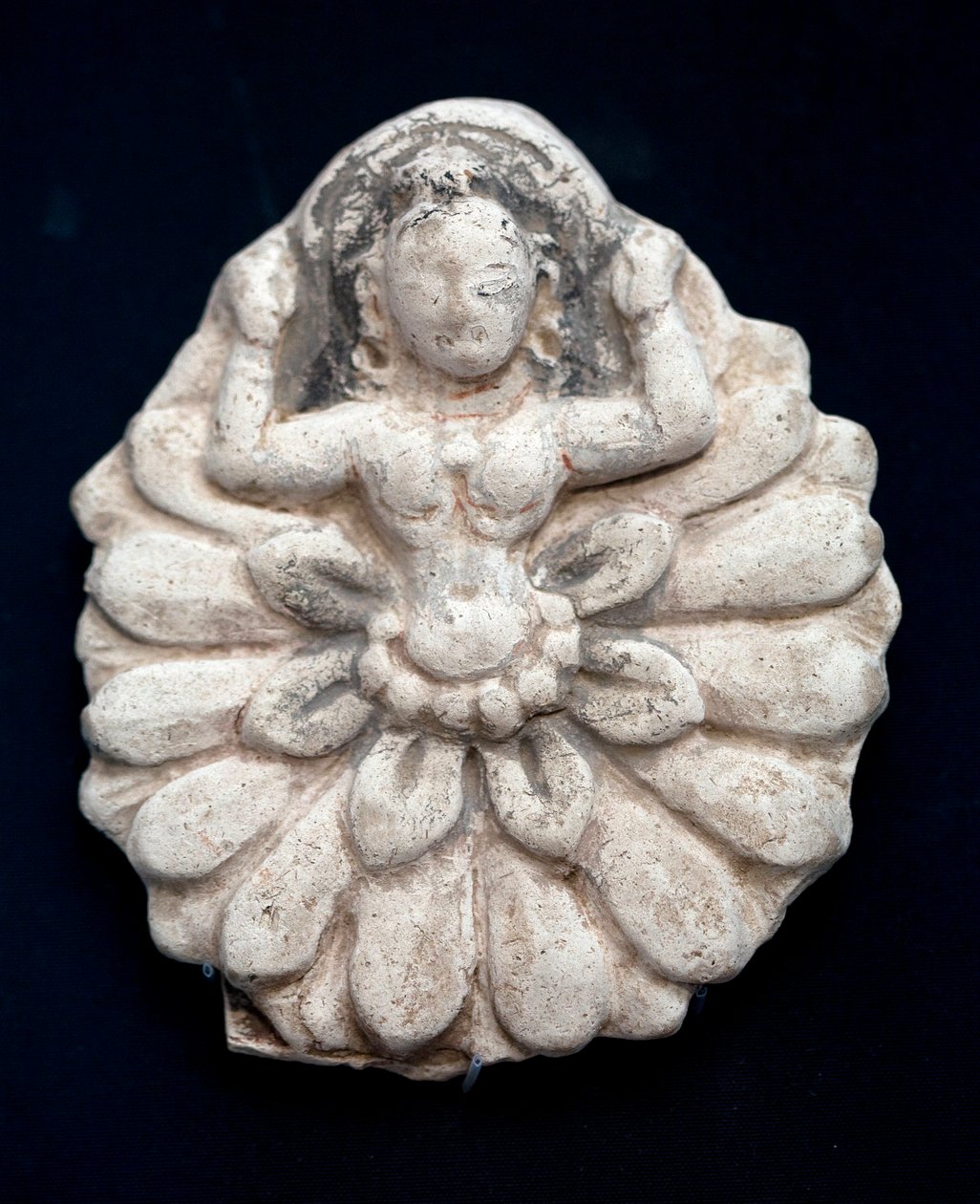Wiedergeburt einer Lotusblume. Geschnitztes Motiv, undatiert. Nationalmuseum von Korea, Seoul (Südkorea). von School Korean