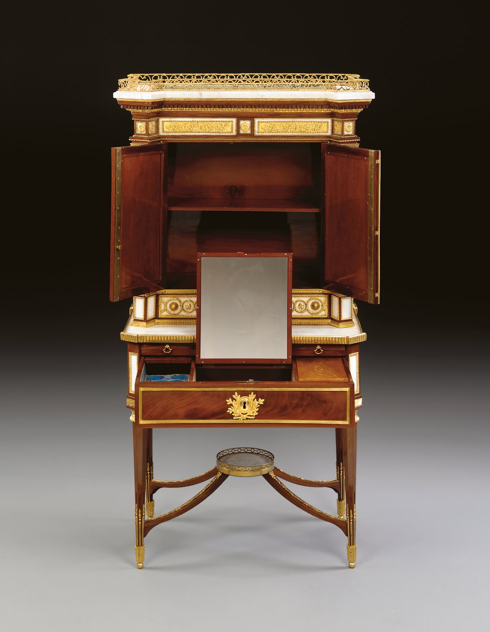 Ein russischer Ormolu-weißer Marmor und Mahagoni bonheur du jour, ca. 1790 von School Russian