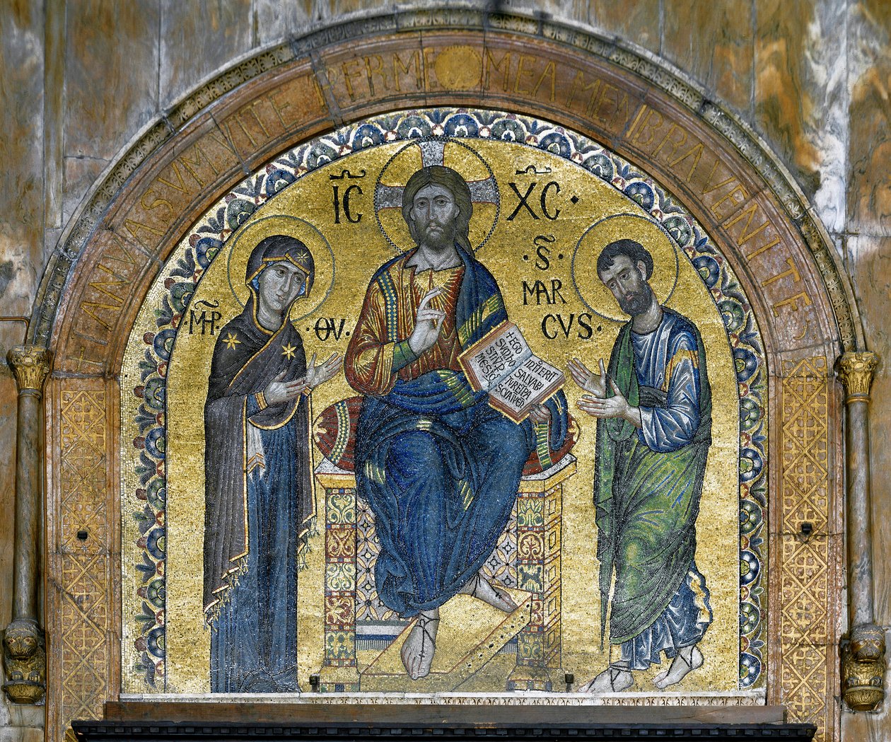 Byzantinische Architektur: Christus in Majestät zwischen der Jungfrau und dem Heiligen Markus (Deesis) von School Veneto Byzantine