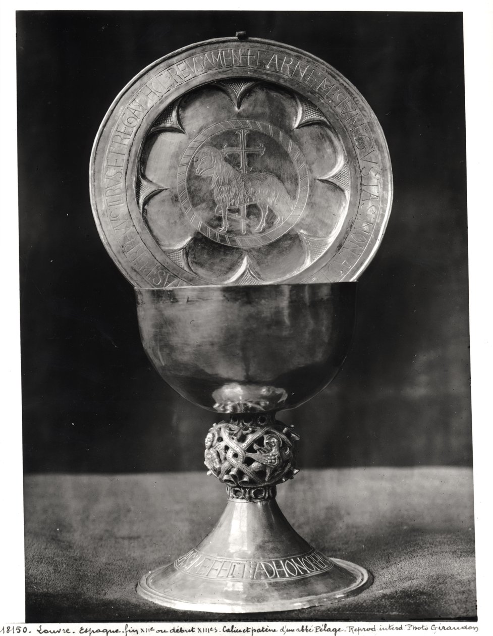 Kelch und Eucharistieteller, gehörend dem Abt Pelage, Ende 12. Anfang 13. Jahrhundert von Spanish School
