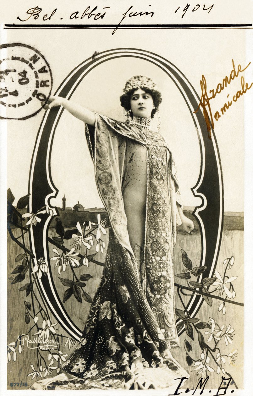 O a: Anna Held, polnischer Herkunft, Sängerin und Tänzerin aus der Belle Époque - Alphabet in Postkarte von Studio Reutlinger