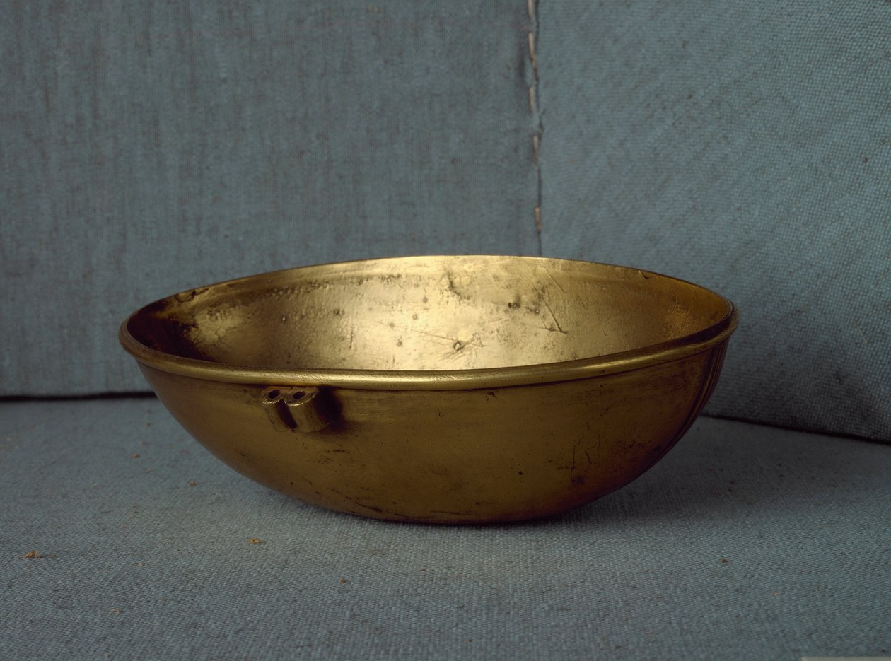 Sumerische Zivilisation: Ovale Schale aus Gold. Dim. 15 cm Bagdad, Nationales Irak-Museum von Sumerian Sumerian