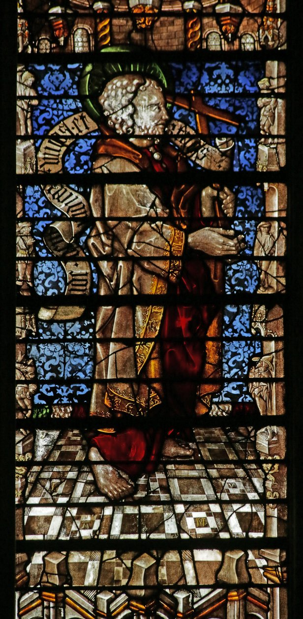 Fenster, das den Apostel St. Philippus mit Glaubensrolle darstellt, 1504 von Thiebaut de Lixheim