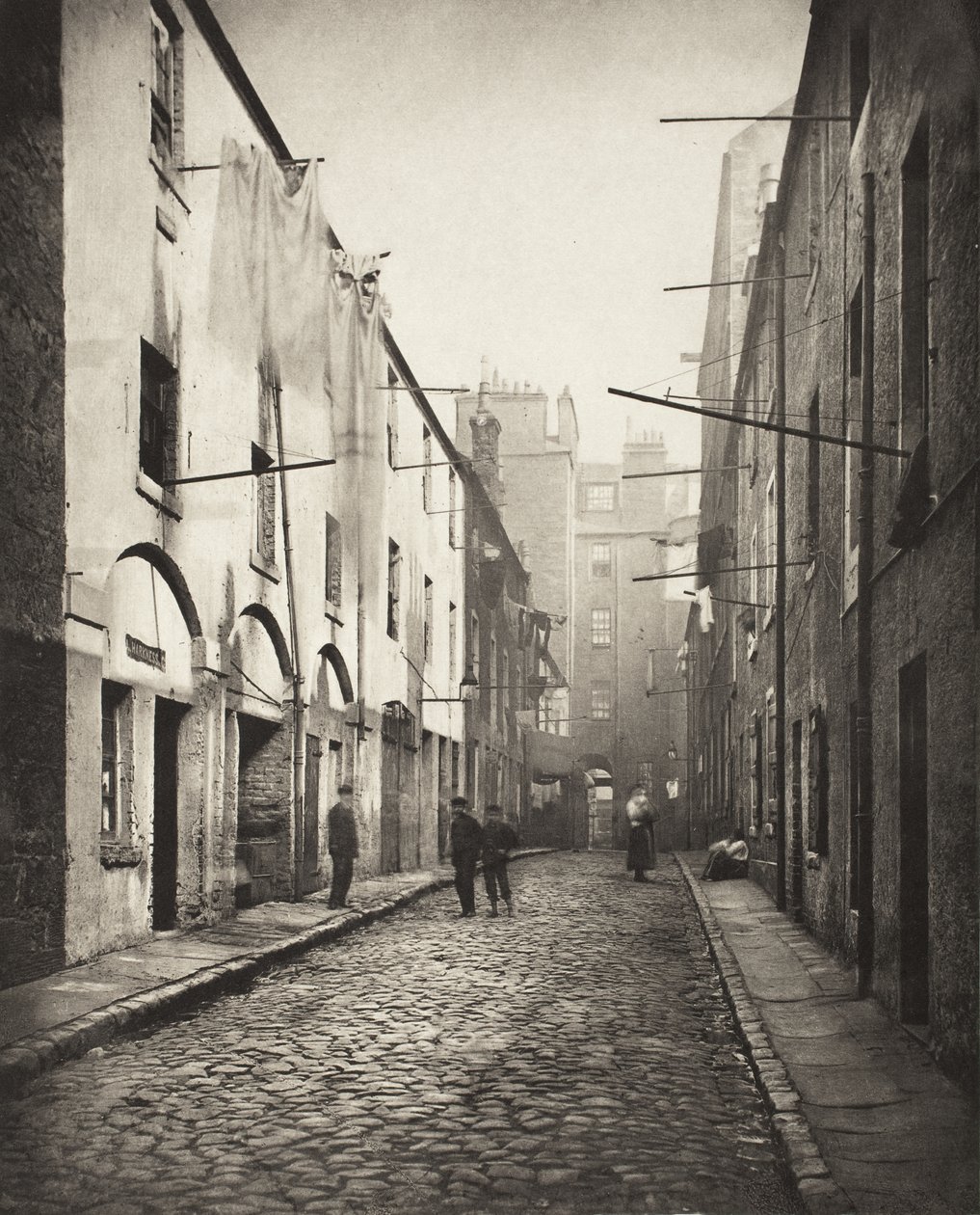 Broad Close, High Street Nr. 167 (#3) von Thomas Annan