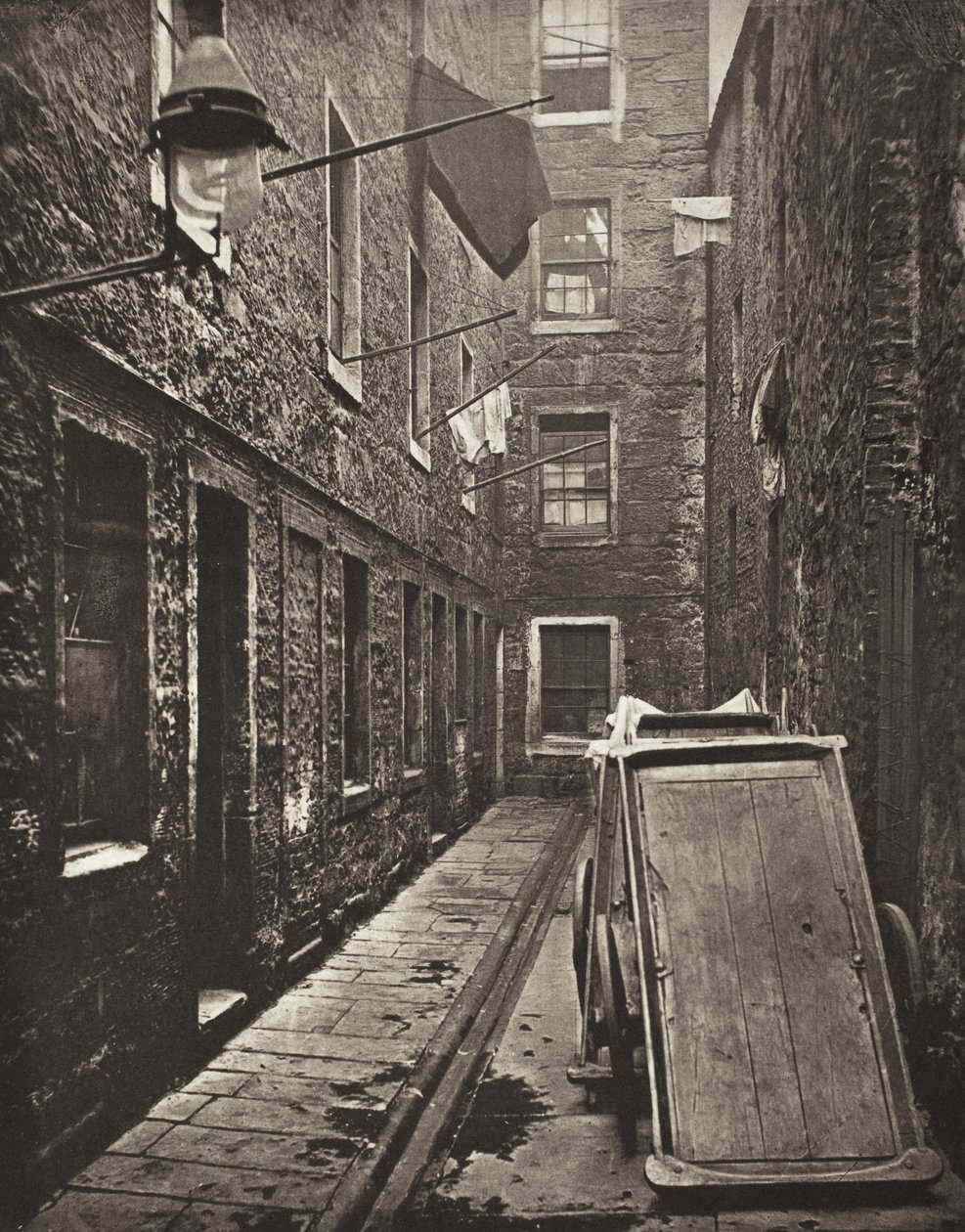 Hinterhof Nr. 136, Saltmarket (#31) von Thomas Annan