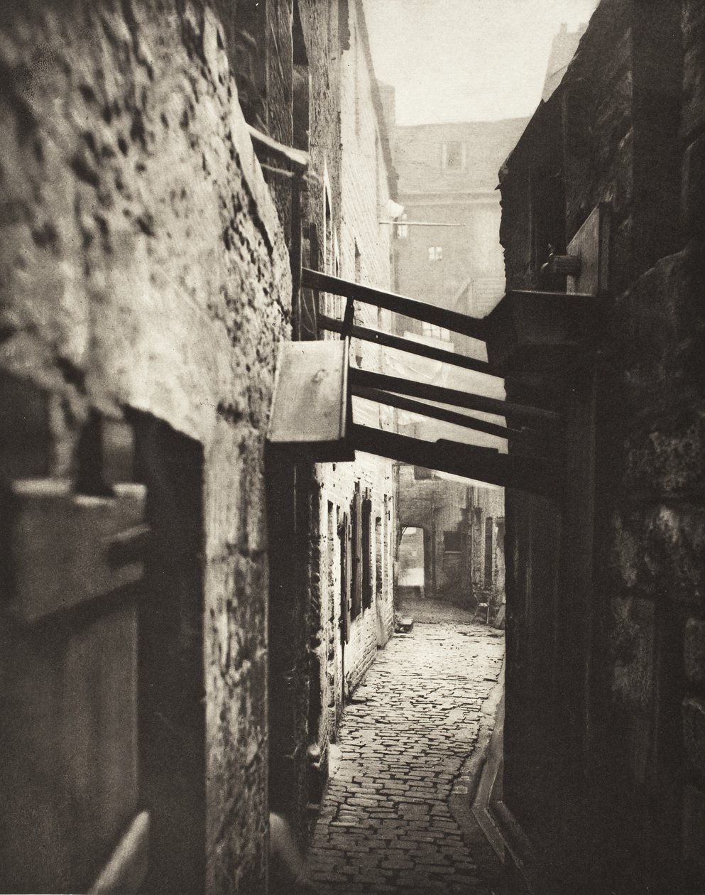 Gasse Nr. 83 an der High Street (#10) von Thomas Annan
