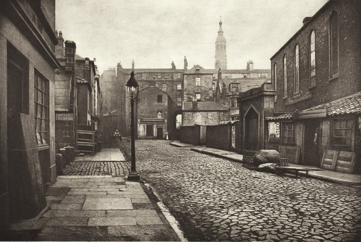 Low Green Street von Thomas Annan