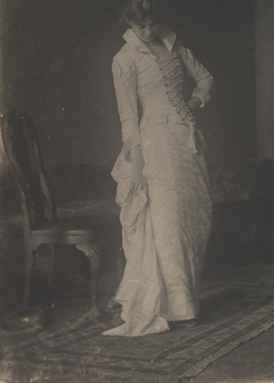 [Frau im weißen Spitzenkleid im Studio von Thomas Eakins], 1880er Jahre von Thomas Eakins